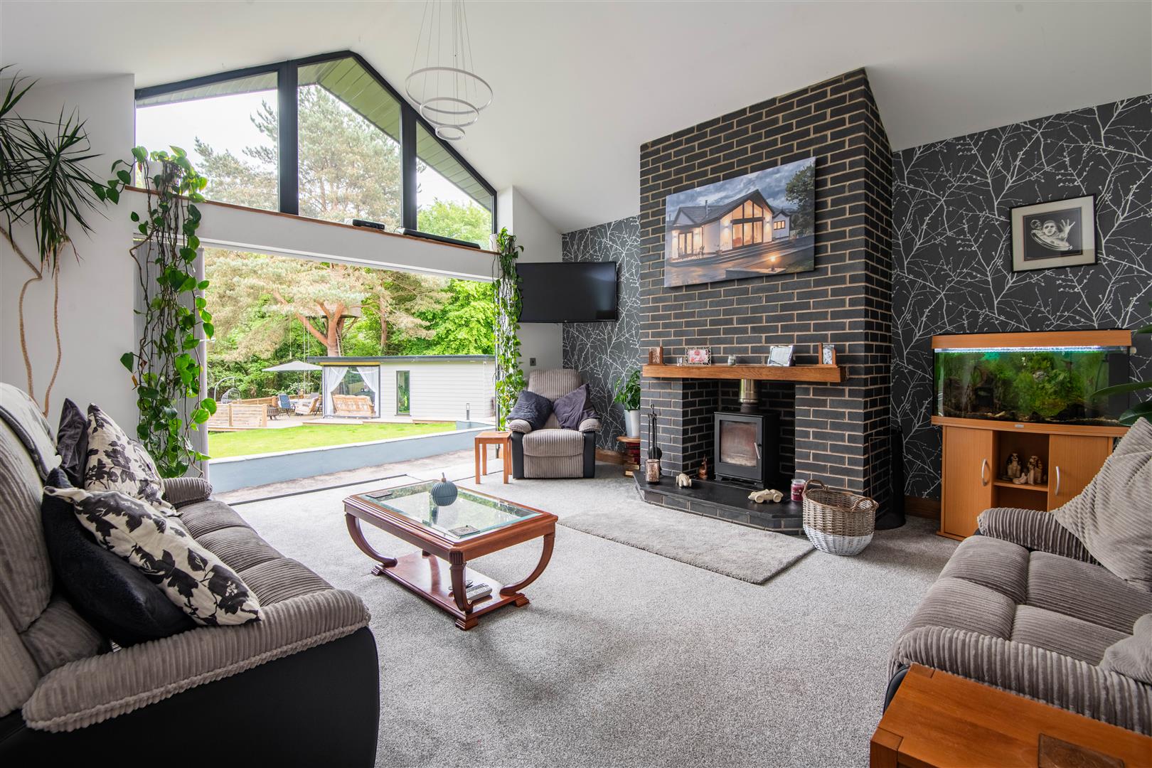 5 bed property in Mill Lane, Leyland